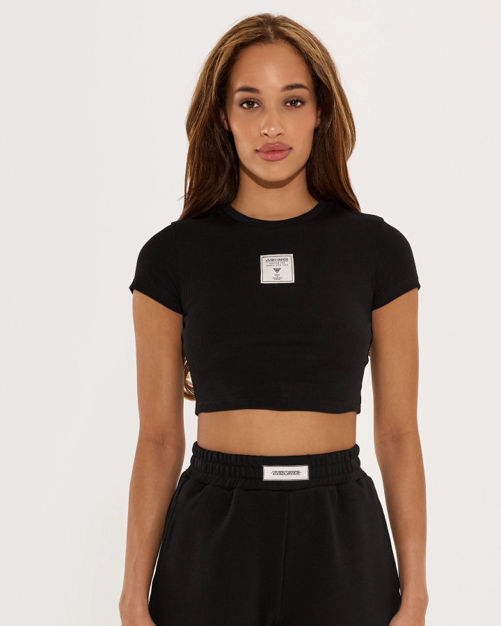 Black Cropped T-shirt with stitched logo – sporty and stylish - S